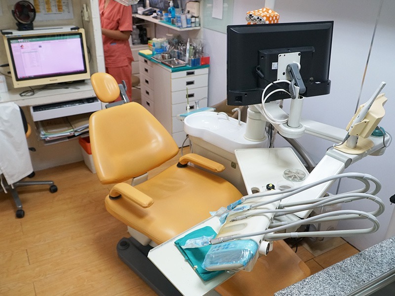 คลินิกทันตกรรม-405-เด็นทัล